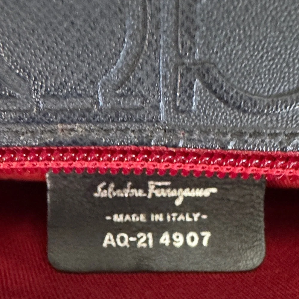 Salvatore Ferragamo Vintage Logo-Embossed Leather Shoulder Bag – Black - Picture 10 of 12